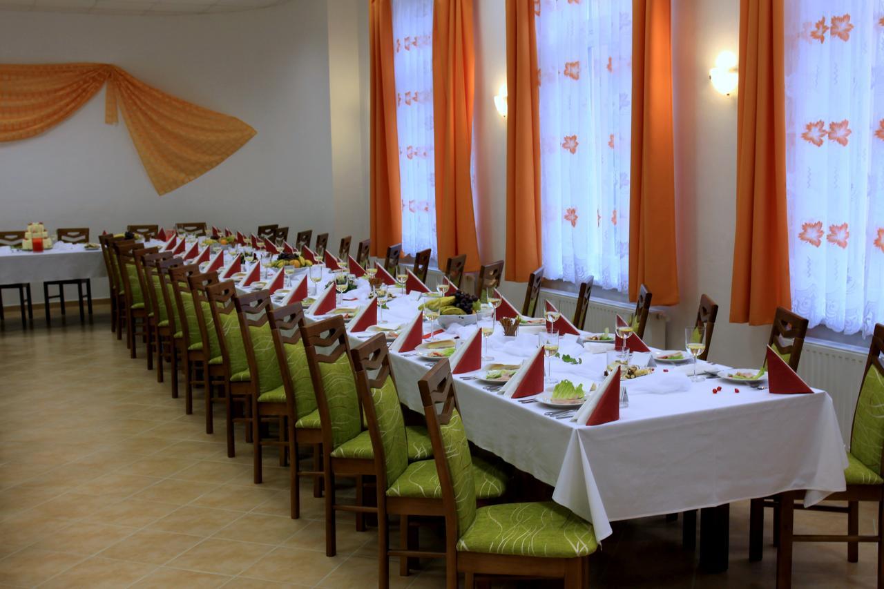 Hotel Rabbit Trhovy Stepanov Exterior photo
